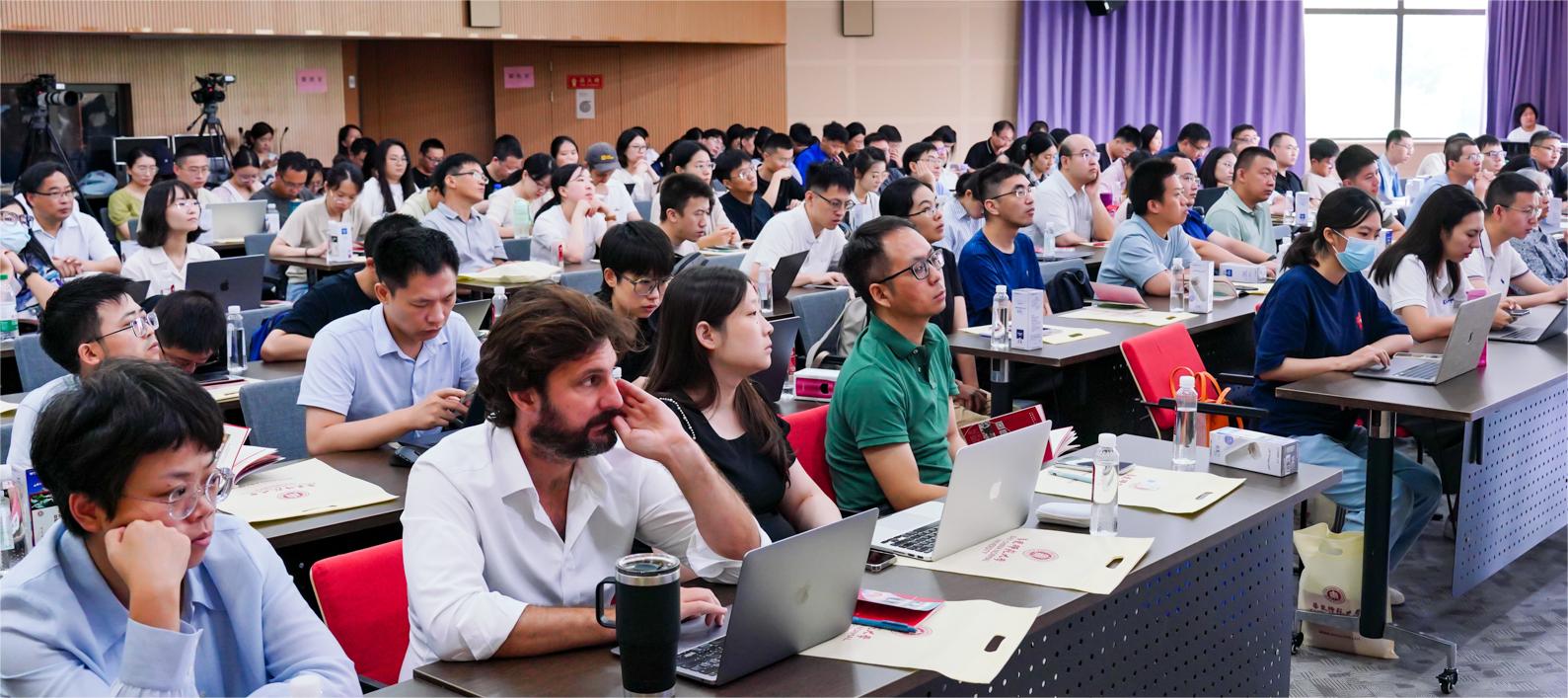 华东师大举办第三十五期新入职教...